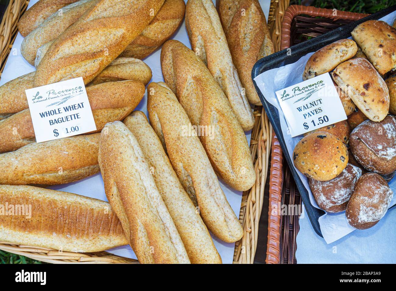Miami Beach Florida,South Pointe Elementary School PTA,Green Market collecteur de fonds,stand,vendeur vendeurs vendeurs,stall stalles stand marchands marché Banque D'Images