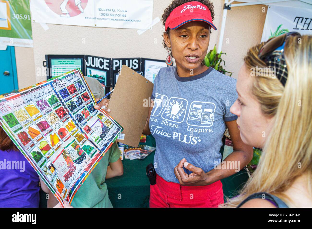 Miami Beach Florida,South Pointe Elementary School PTA,Green Market collecteur de fonds,stand,fournisseur vendeurs stall stands stand marché du stand,acheteur achat Banque D'Images