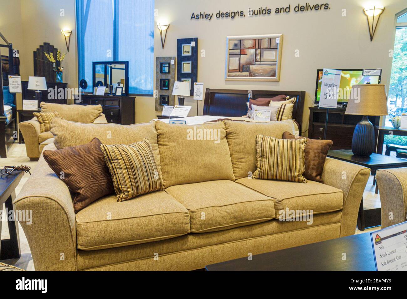 Pi.Fort Lauderdale Florida,Davie,Ashley Furniture,sofa,vente,FL110618009 Banque D'Images