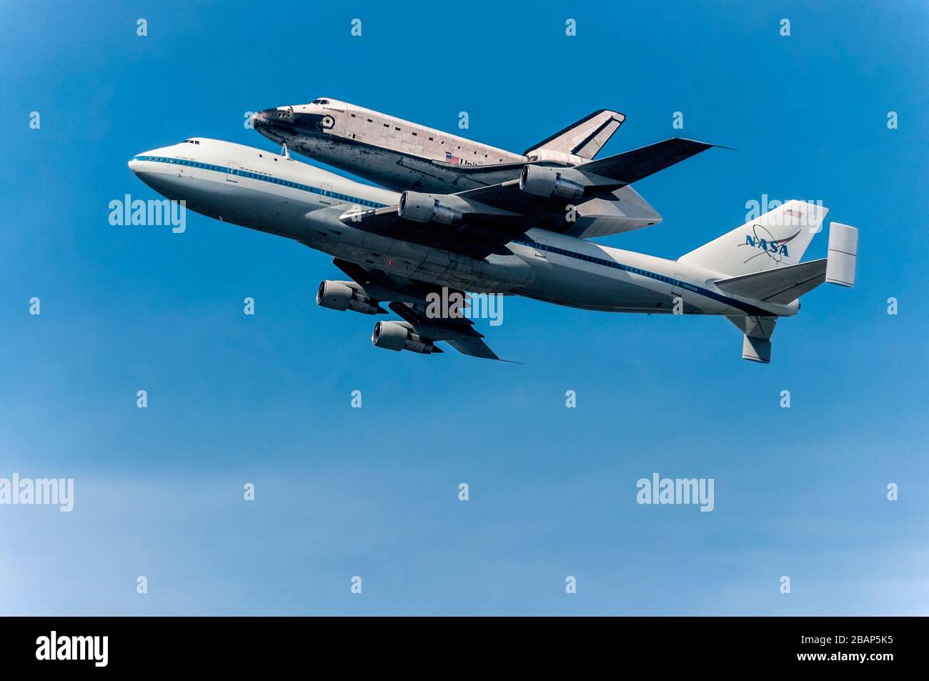 Mountain View, CA, États-Unis - 21 septembre 2012: Space Shuttle Endeavour au NASA Ames Research Center, sur le dernier vol vers Los Angeles pour être en permanence ins Banque D'Images