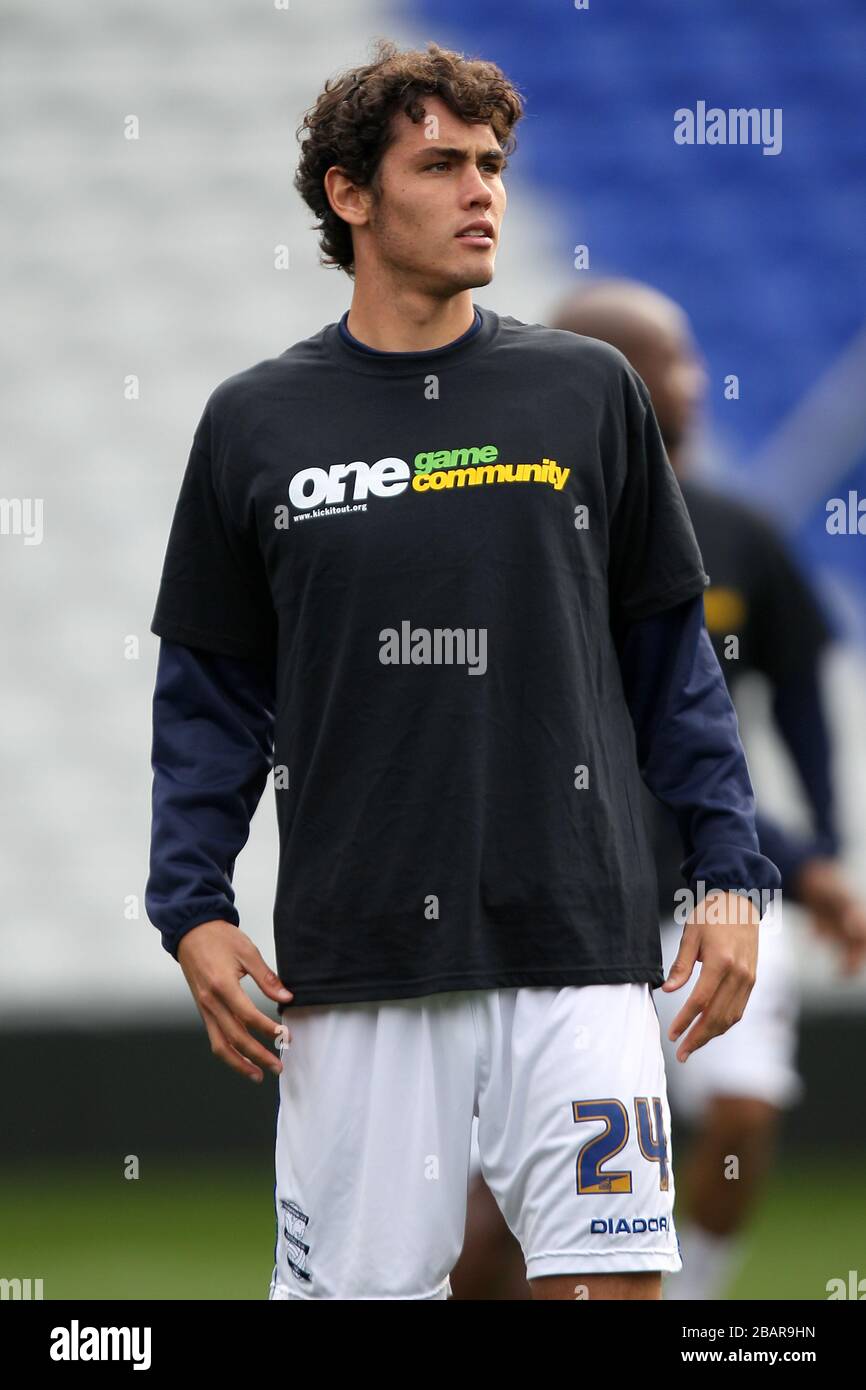 Le Wvolonté Packwood de Birmingham City porte un t-shirt de campagne anti-racisme « Kick it Out » pour la communauté de jeux pendant le préchauffage Banque D'Images