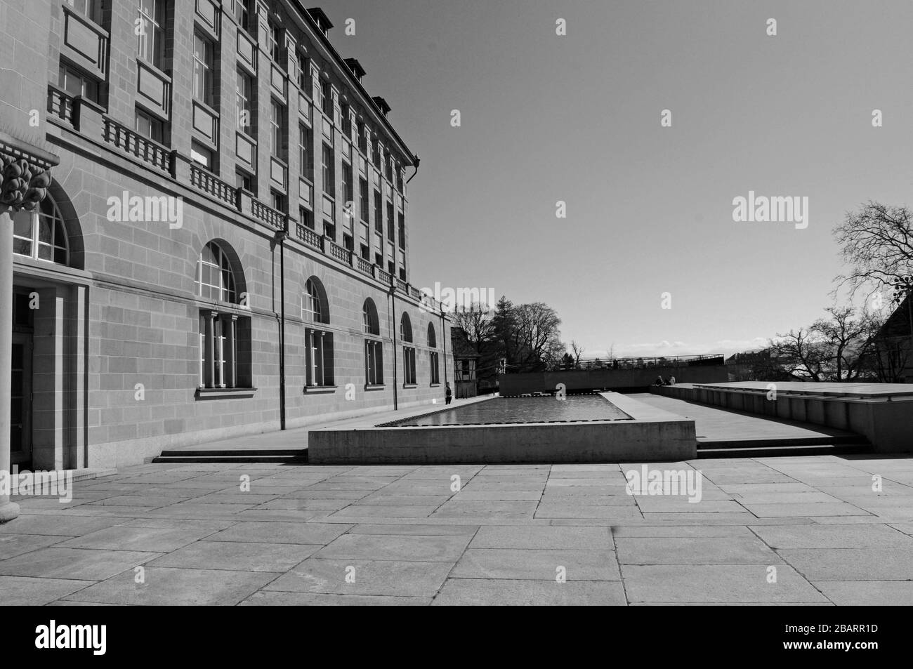 Zürich: La terrasse de l'Université vide en raison de Covid19 virus se déconnecter. La distanciation sociale n'est ici pas un problème Banque D'Images