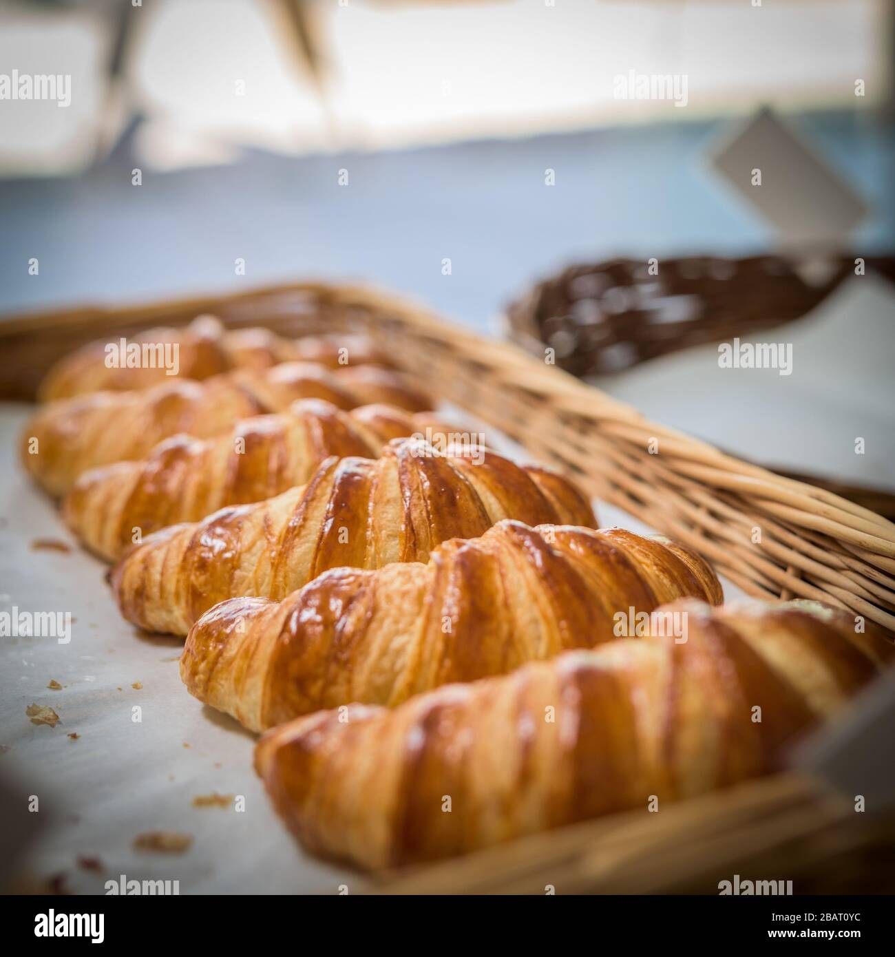 Un croissant français frais et savoureux Banque D'Images