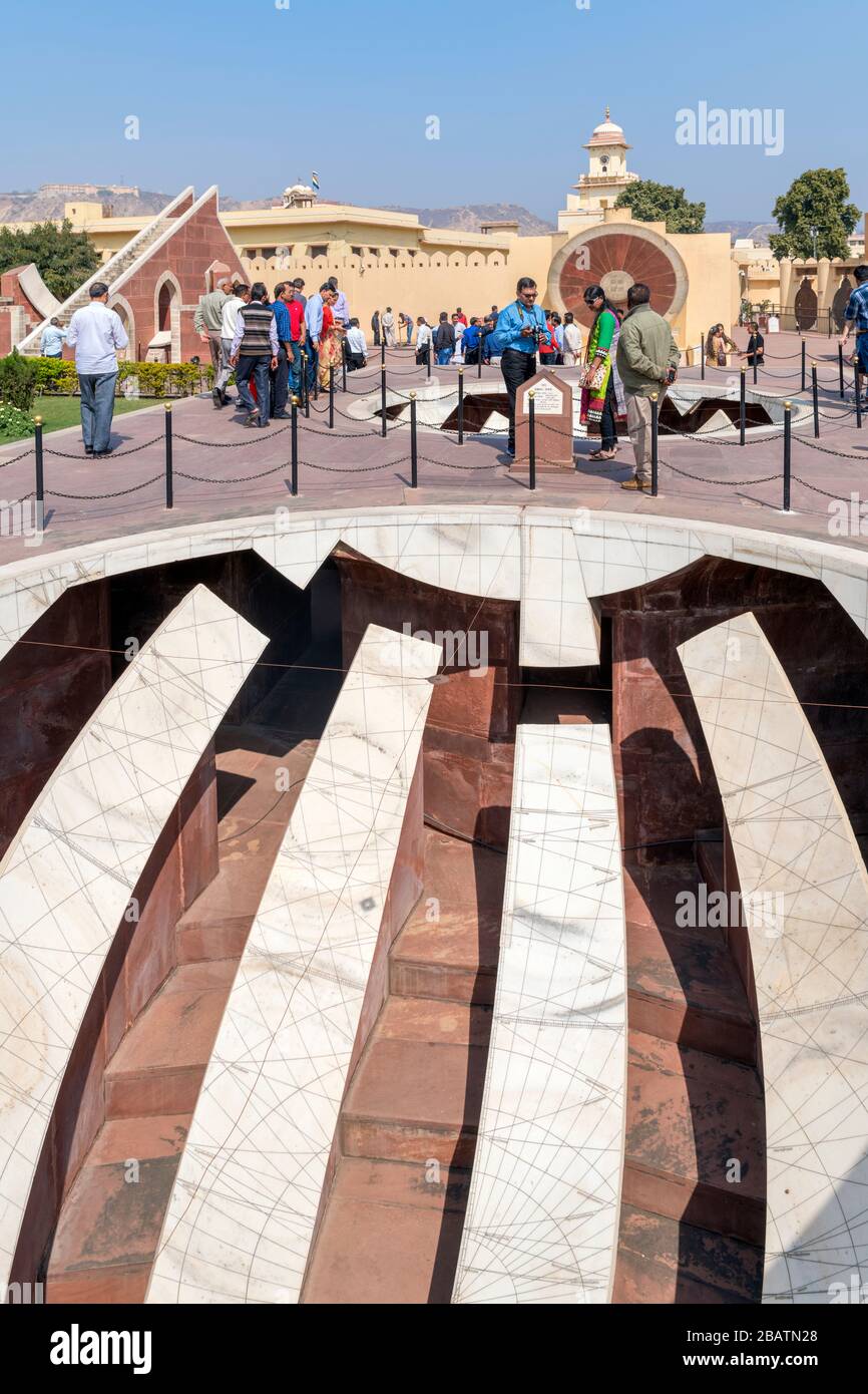 Jaya Prakash Yantra à Jantar Mantar, une collection de dix-neuf ...