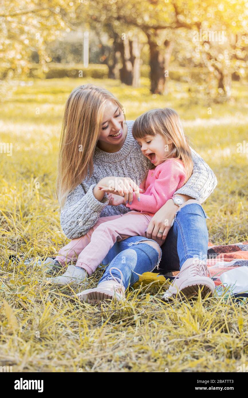 Maman Fille Banque D Image Et Photos Alamy
