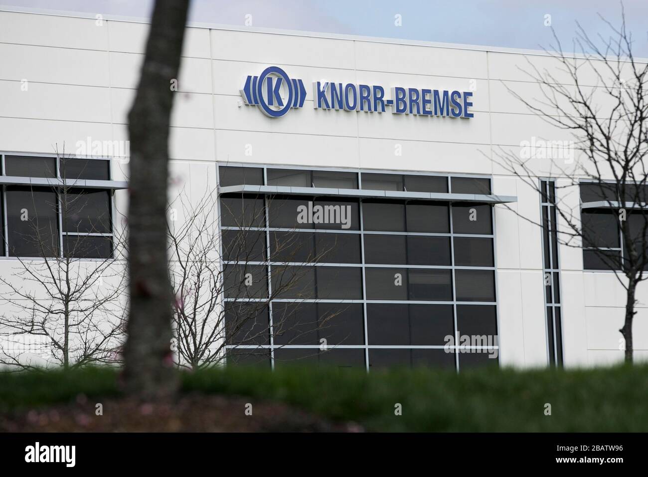 Un logo en dehors d'une installation occupée par la Knorr Brake Company, filiale de Knorr-Bremse, à Westminster, Maryland, le 26 mars 2020. Banque D'Images