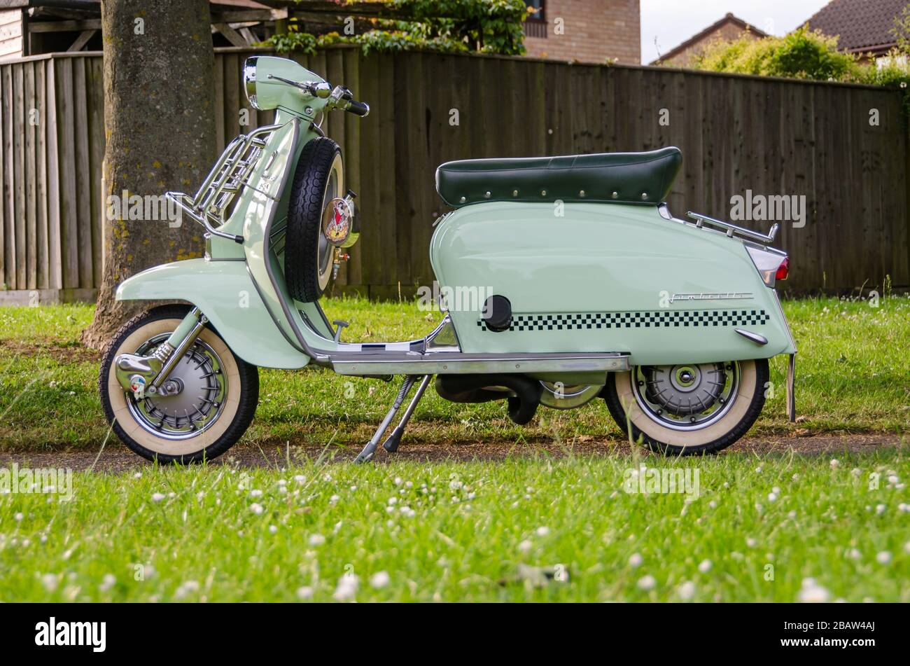 Restauré 1963 menthe poivrée vert Lambretta 150sli Innocenti Banque D'Images