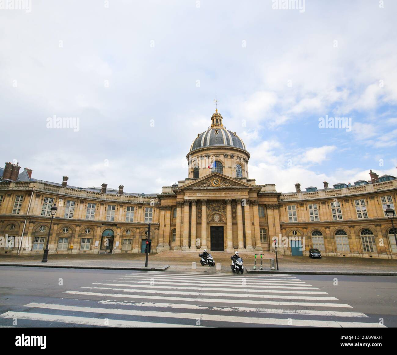 Paris, France - 11 février 2019 : Collège des quatre-Nations, également connu sous le nom de Collège Mazarin après son fondateur, faisant partie de l'Université historique de Banque D'Images