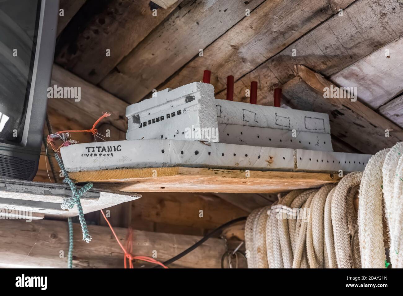 Modèle du Titanic sur la scène possédée par Desmond Adams dans Joe Batt's Arm sur l'île Fogo, Terre-Neuve, Canada [pas de mainlevée de propriété; disponible pour ed Banque D'Images