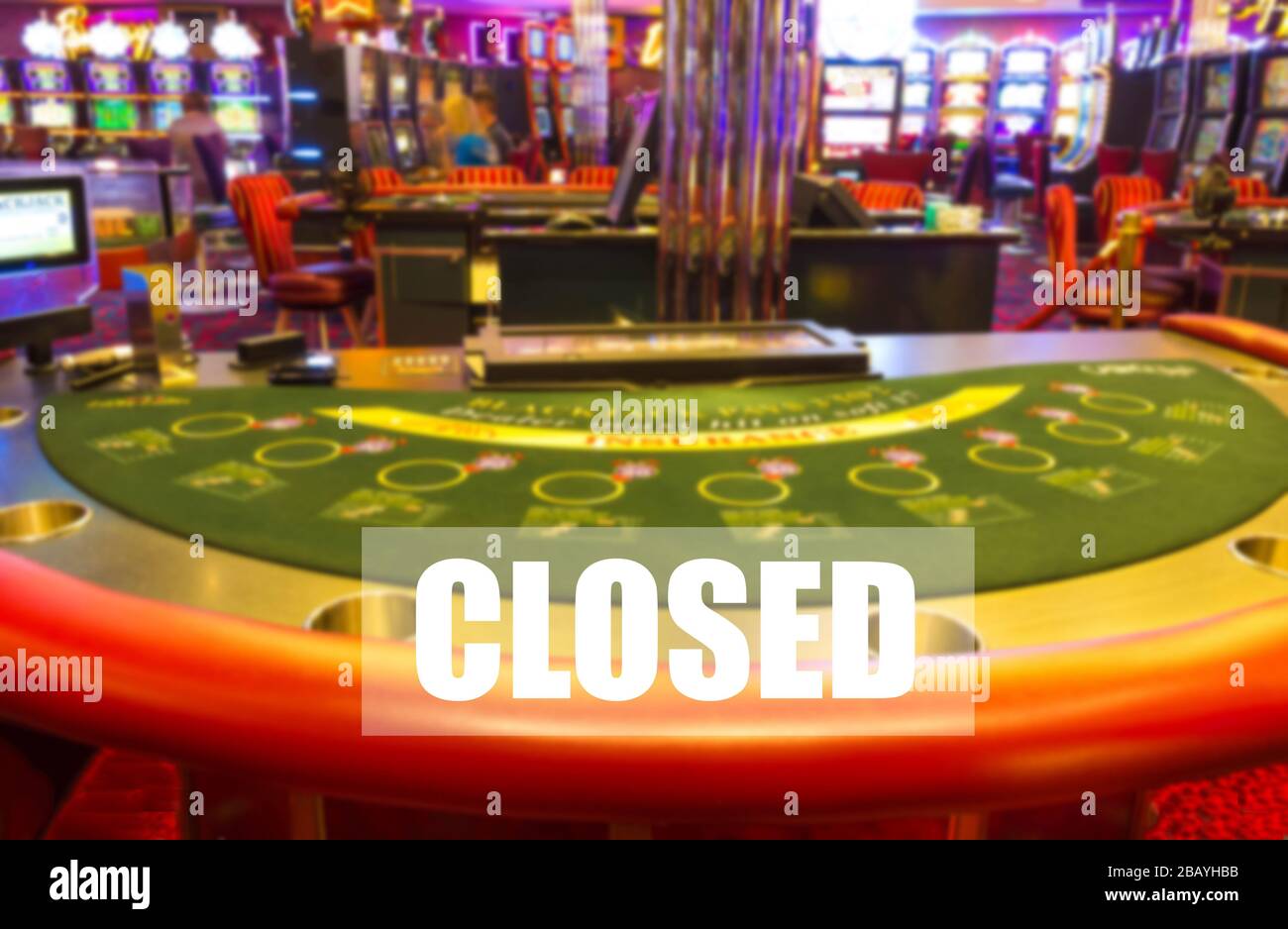 Image conceptuelle à propos du signe d'arrêt fermé du casino indiquant un avertissement de Coronavirus Banque D'Images