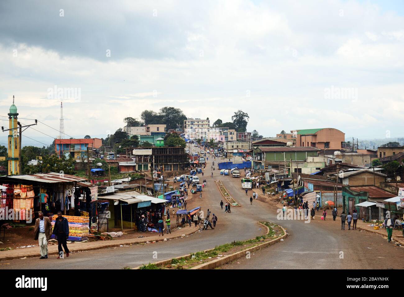 La ville animée de Bonga dans la région de Kaffa en Ethiopie. Banque D'Images