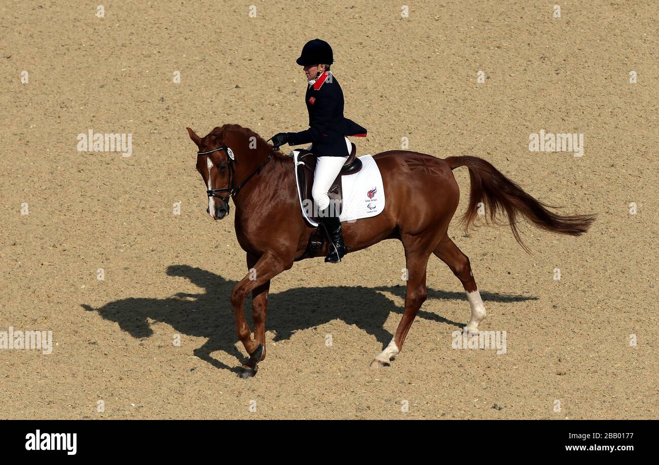 Deborah Criddle de Grande-Bretagne sur LJT Akilles dans la Dressage individuelle Freestyle Test Grade III à Greenwich Park. Banque D'Images