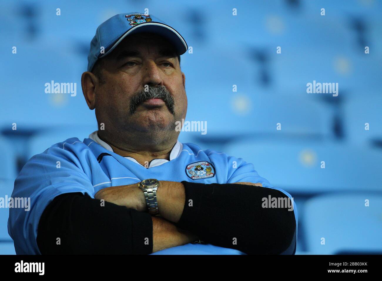 Un fan de Coventry City pendant le match contre Birmingham City Banque D'Images