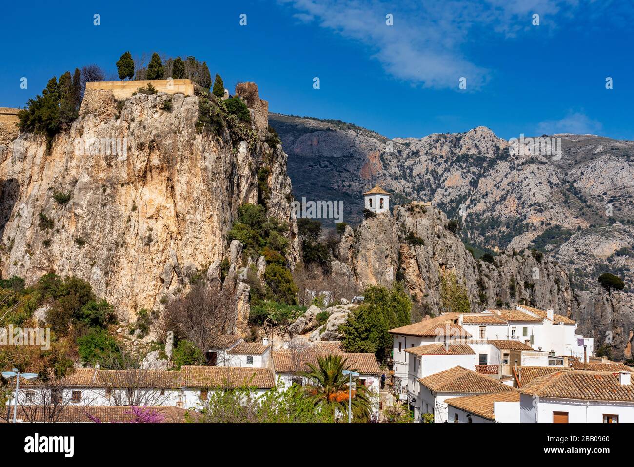 Le Château de Guadelest en Espagne. El Castell de Guadalest est une ville et une municipalité située en Espagne, située dans la province d'Alicante. Guadalest est locat Banque D'Images