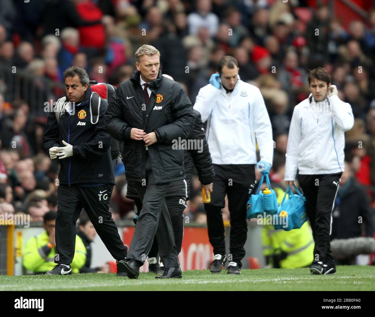 Le directeur de Manchester United, David Moyes, se rend sur le Touchline après la moitié du temps Banque D'Images