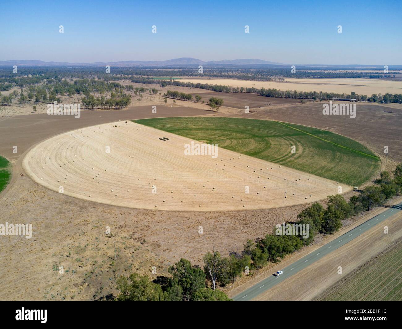 Antenne du système d'irrigation à pivot central utilisée pour la vente de la culture de lucerne comme source de sécheresse dans le Queensland Australie Banque D'Images