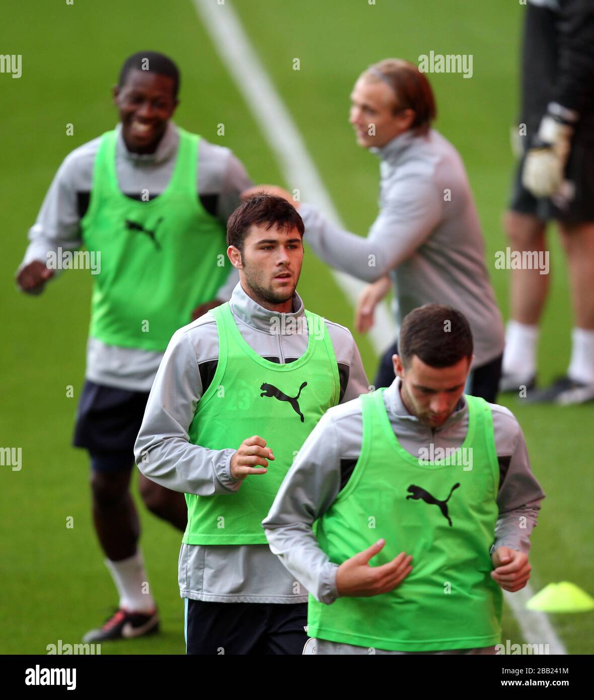 Charlie Austin (c) de Burnley pendant la période d'échauffement Banque D'Images