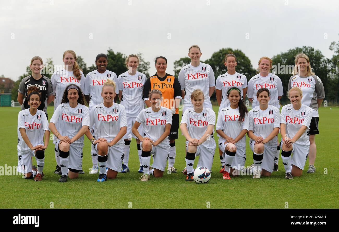 Fulham DFC DFC Groupe d'équipes femmes Back row, L-R: Susanna McDonald, Louise Hogan, Premi Pushpalingham, Hattie Bowden, Natasha Ryan, Esther Evans, Sara McCrea, Clare Napier, Roanna Simmons première rangée, L-R: Pembe Alp, Eleni Botonaki, Jessica Pert, Mandy Tobin, Beth Rose, Dikauna Pun, Sarah Peull Banque D'Images