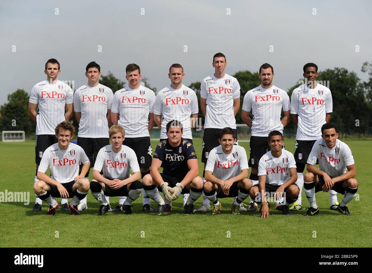 Fulham DFC Mens team group Back row, L-R: James Arnold, Alex Bovino, Sam Arnold, Richard Hounslow, Daniel Rumney, Trevor drummer, Shyloh morally Front row, L-R: Andrew Kenward, Philip Swift, Sam Kemp, Jacob Willis, Ross Ward, Daniel Hogan Banque D'Images