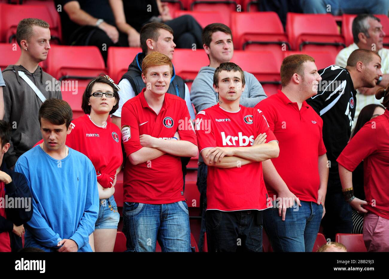 Charlton Athletic fans dans les peuplements Banque D'Images