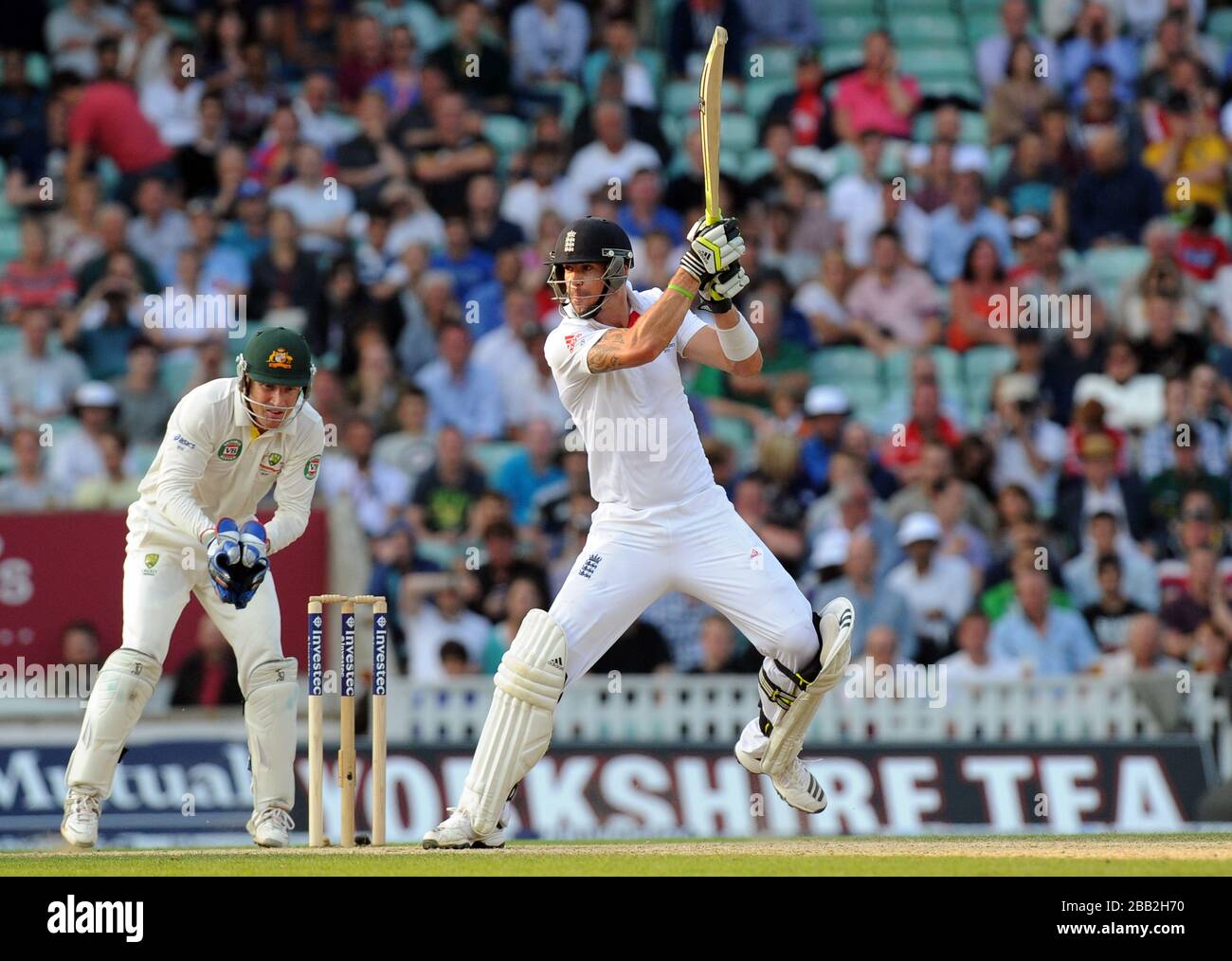 Les chauves-souris Kevin Pietersen d'Angleterre au cours du cinquième jour du cinquième match test Investec Ashes au Kia Oval, Londres. Banque D'Images