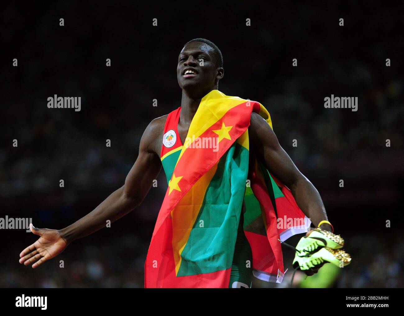 Le Kirani James de Grenade célèbre la victoire de la finale des 400 m pour les hommes au stade olympique de Londres Banque D'Images