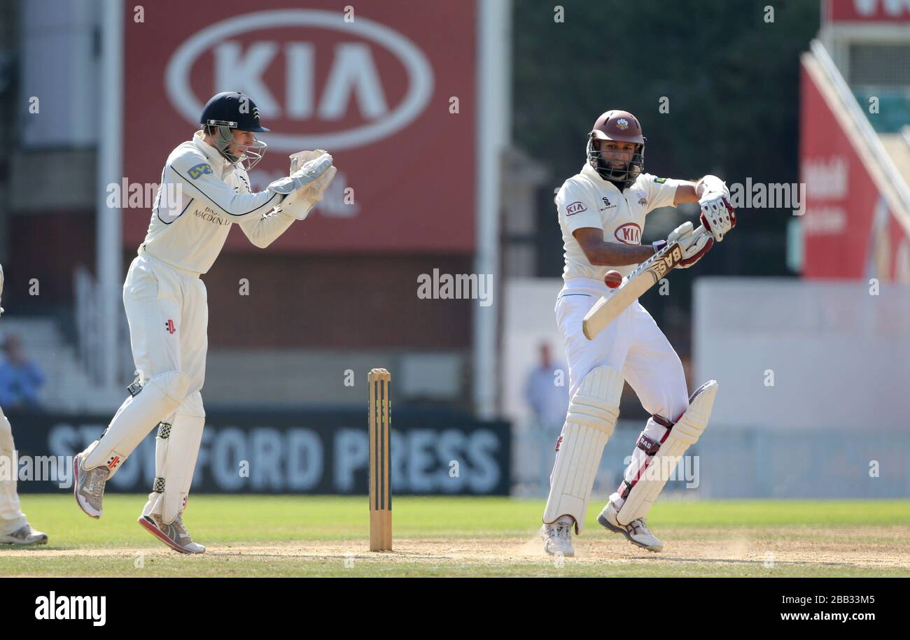 Hashim Amla de Surrey atteint 84 points sur son chemin Banque D'Images