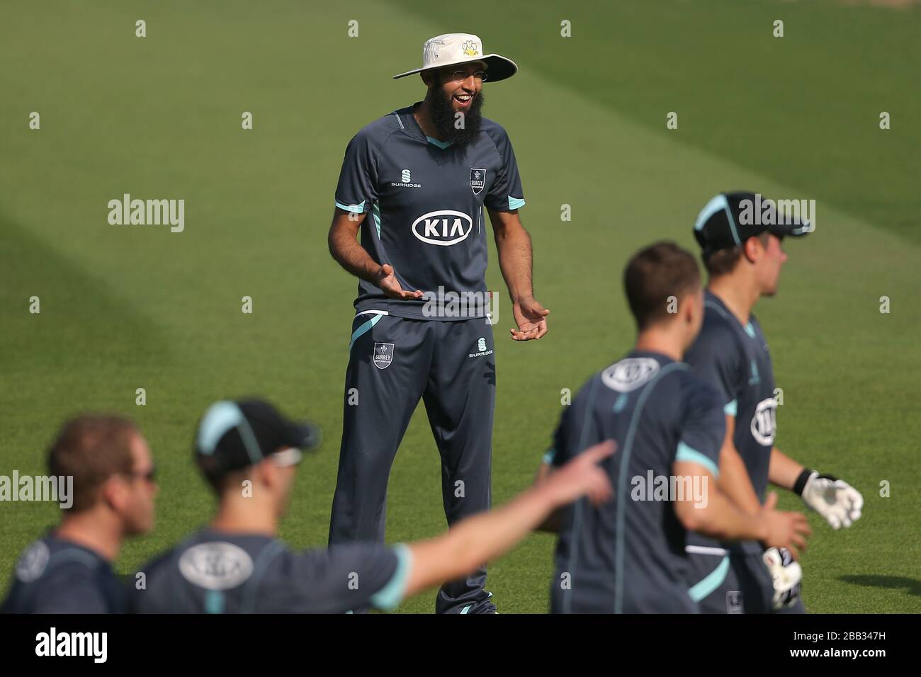 Hashim Amla (centre) de Surrey au cours de l'échauffement Banque D'Images