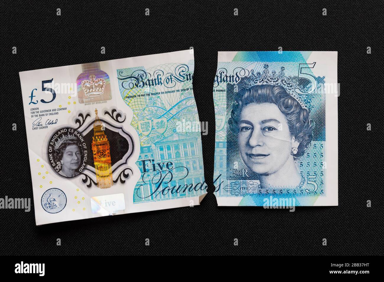 Environ 50 millions de billets « plus durables » en polymère £5 et £10 ont été remplacés en raison de l'usure. Banque D'Images