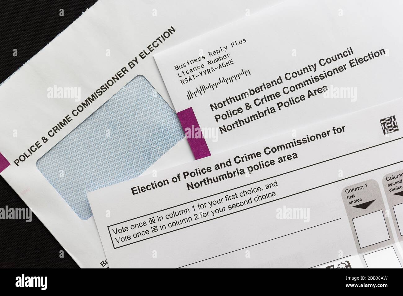 Documents de vote pour l'élection des commissaires à la police et à la criminalité au Royaume-Uni Banque D'Images
