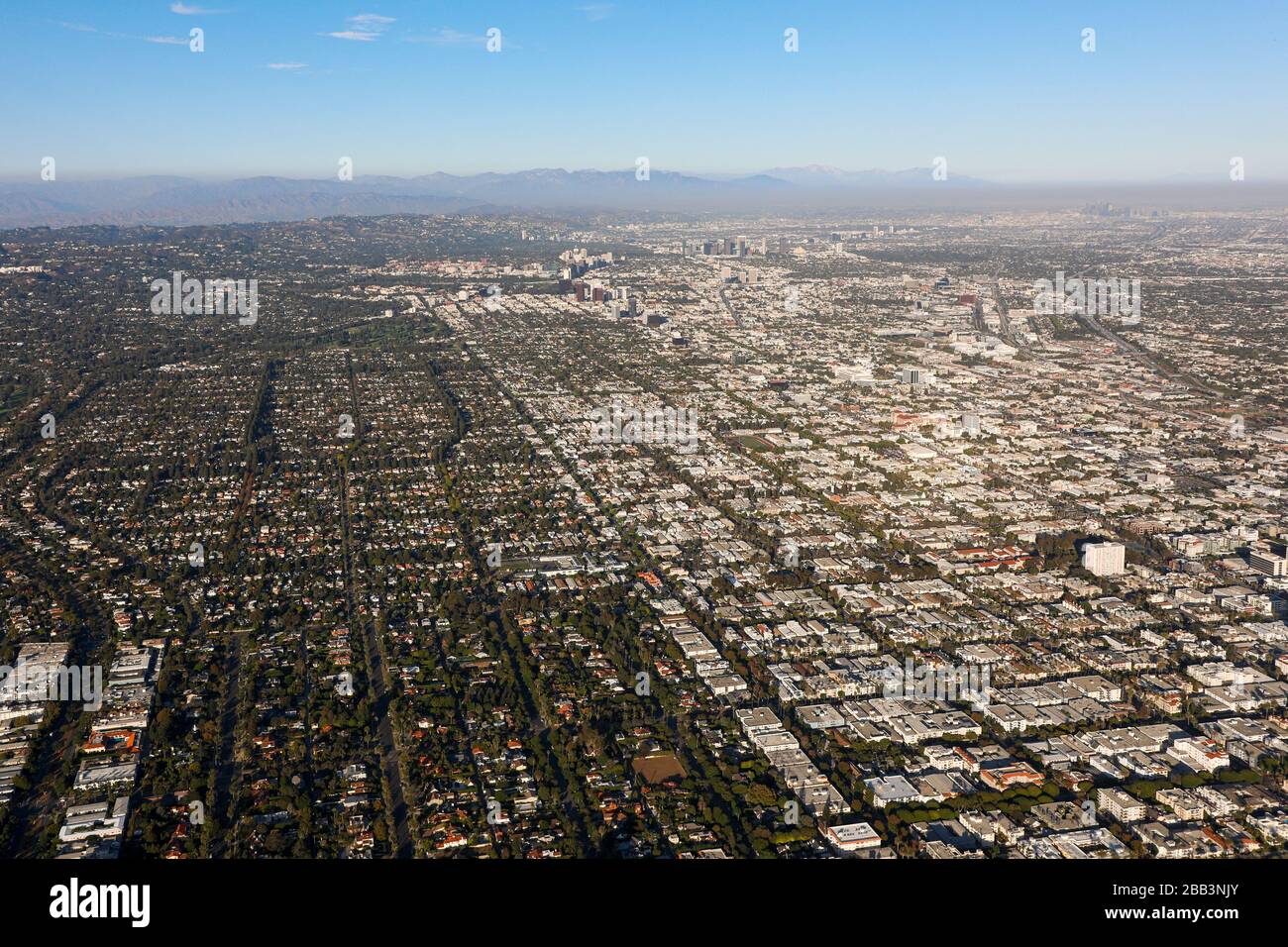 Vue aérienne générale de Beverly Hills lors d'un vol dans le sud de la Californie le samedi 5 octobre 2019 à Los Angeles, Californie, États-Unis. (Photo par IOS/Espa-Images) Banque D'Images