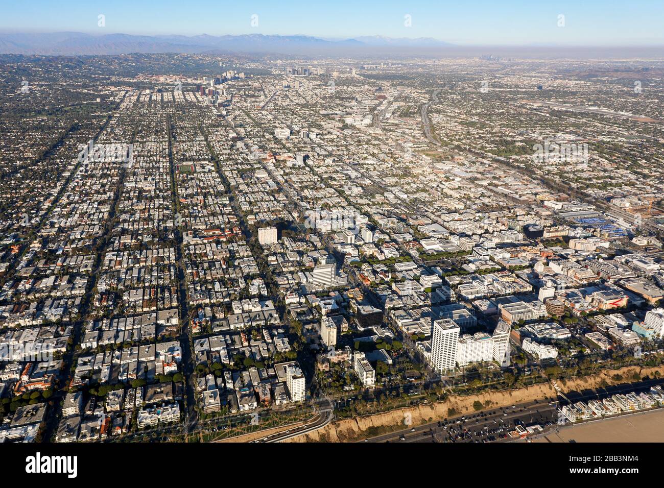 Vue aérienne générale de Santa Monica lors d'un vol dans le sud de la Californie le samedi 5 octobre 2019 à Los Angeles, Californie, États-Unis. (Photo par IOS/Espa-Images) Banque D'Images