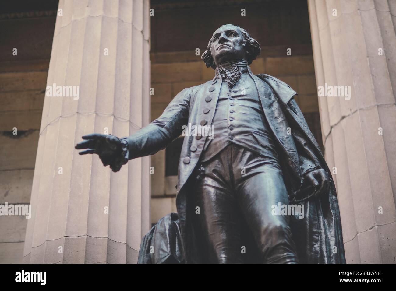Statue de George Washington près de la Bourse de New York Banque D'Images