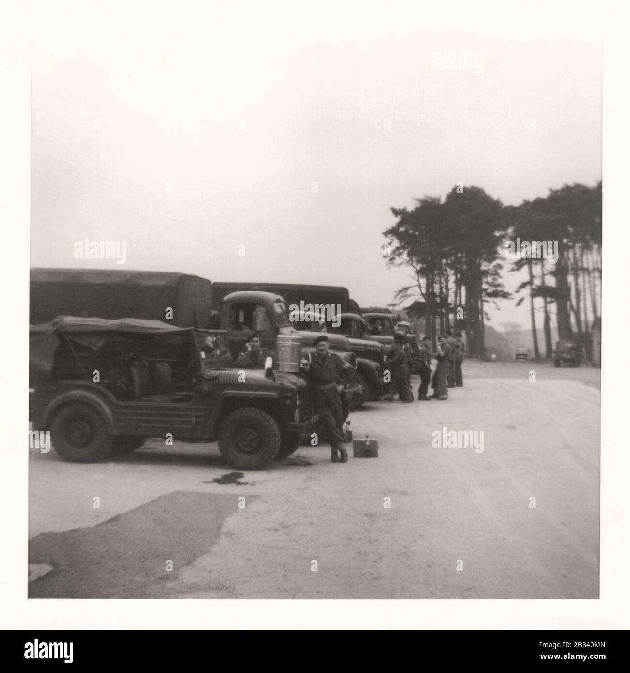 Soldats de l'Armée territoriale au camp annuel des années 1960 Banque D'Images
