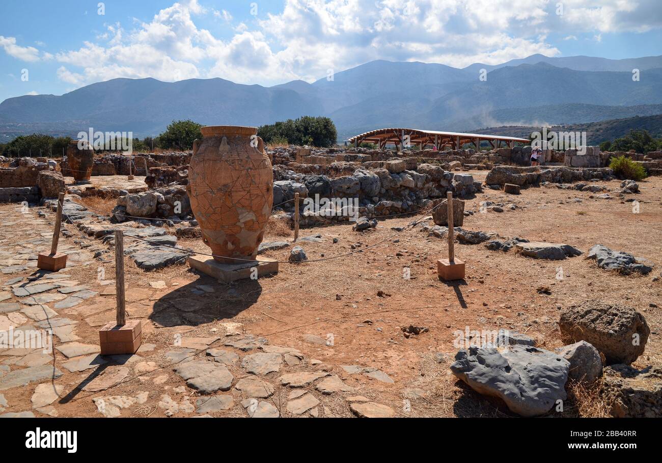 Les ruines de la ville de Minoan du 'palais de Malia' sont un site archéologique célèbre et touristique sur l'île de Crète (Grèce). Banque D'Images
