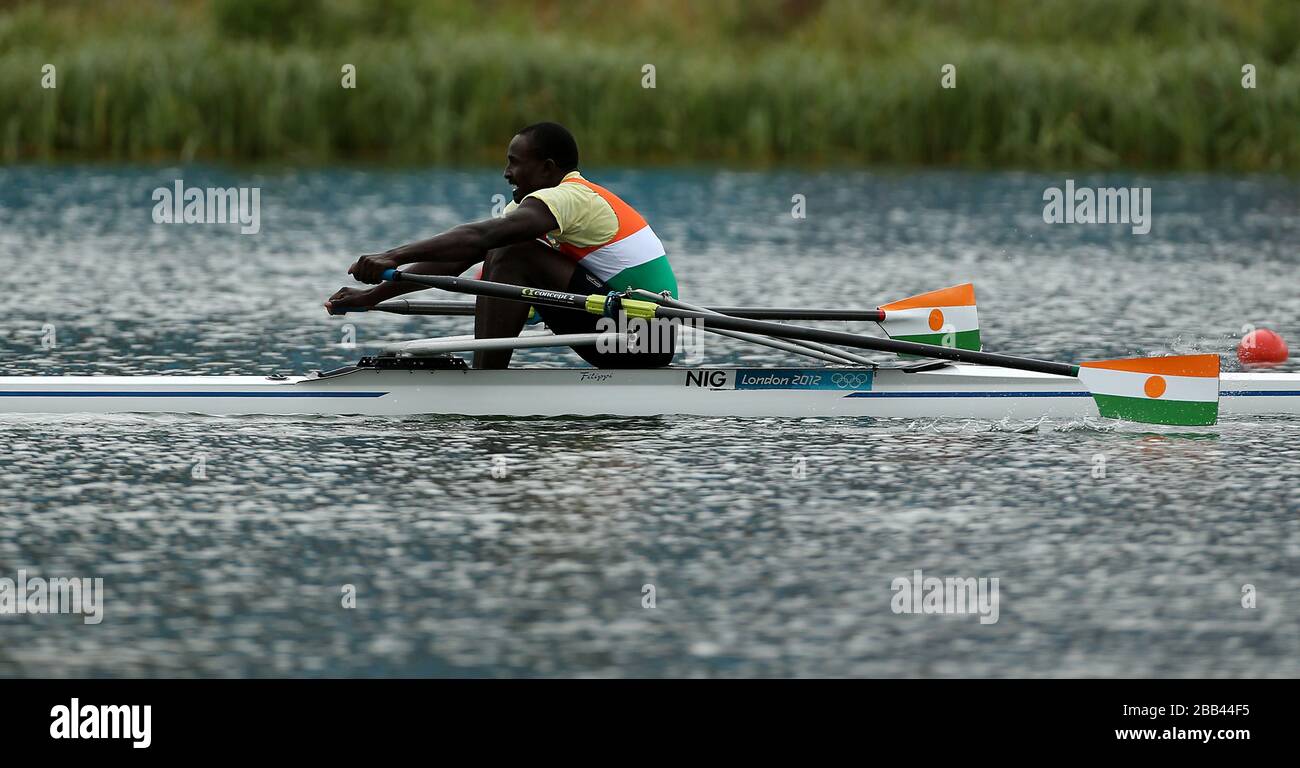 Hamadou Djibo Issaka, au Niger, est en action dans les mouettes individuelles des hommes du lac d'aviron d'Eton Dorney, à Windsor. Banque D'Images