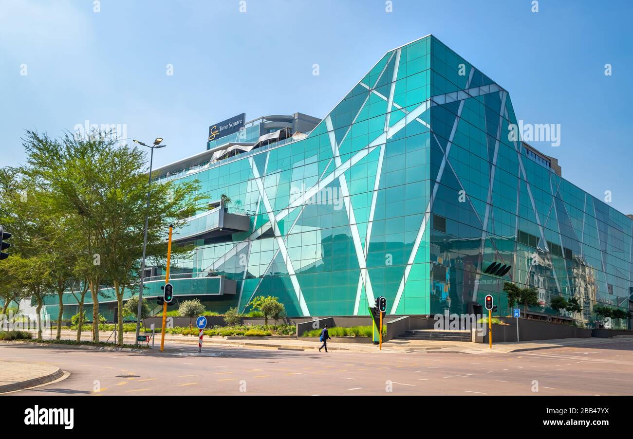 Pretoria, Afrique du Sud, 29 janvier - 2020 : façade en verre d'un hôtel moderne et d'un lieu de conférence. Banque D'Images