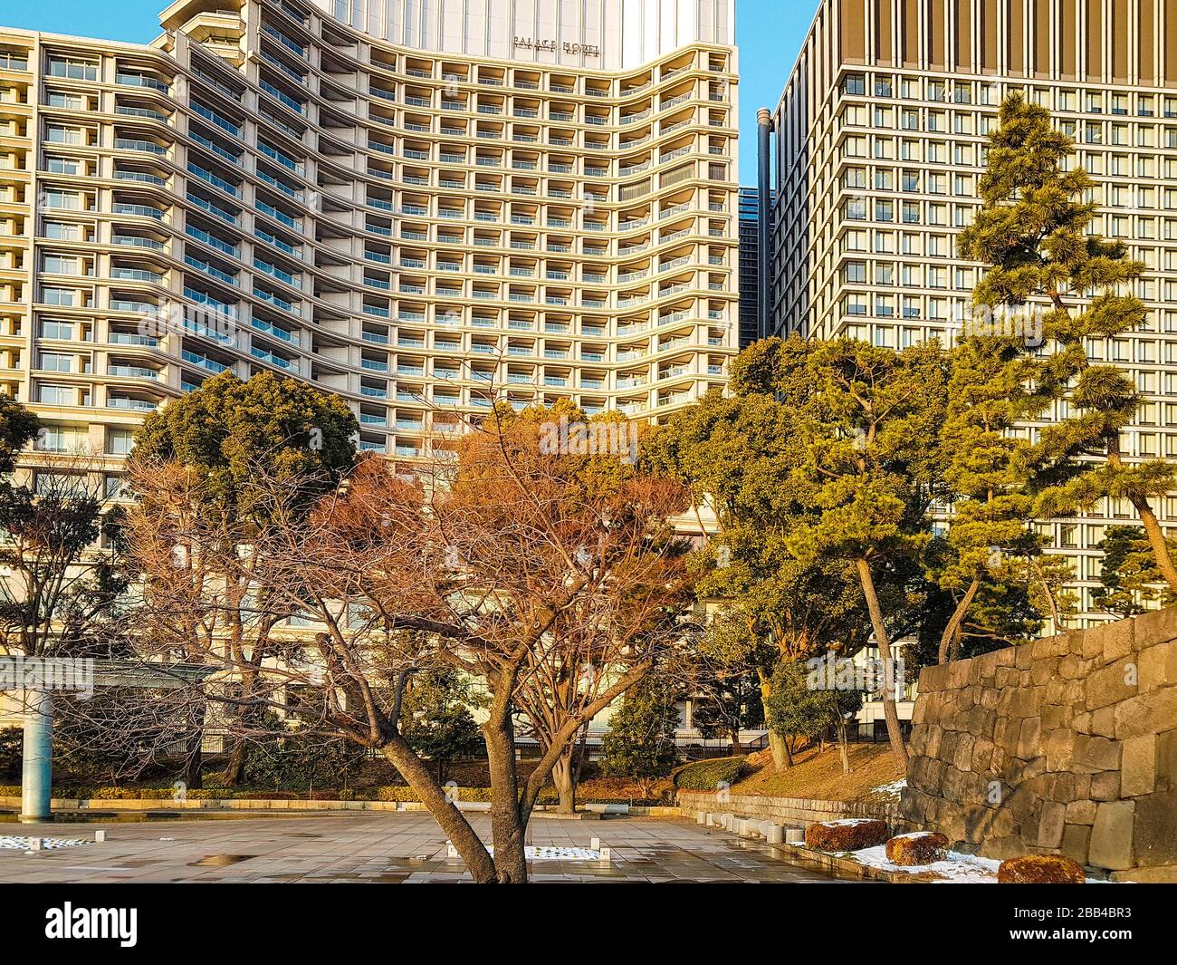 Tokyo, Japon - 23 janvier 2018 : un parc dans le quartier du Palais impérial de Tokyo Banque D'Images