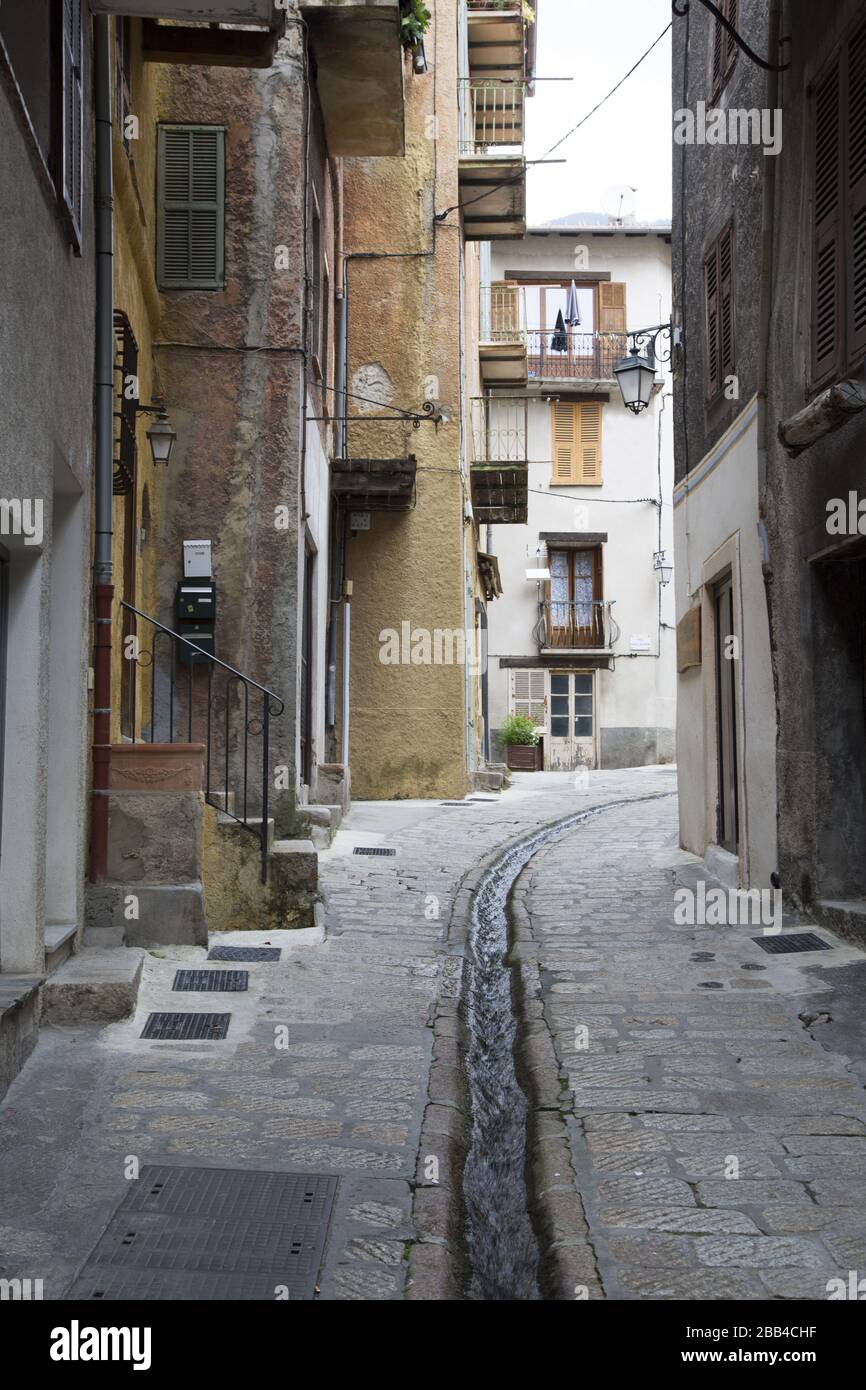Village de Saint Martin Vesubie au XIIIe siècle dans les Alpes françaises Banque D'Images