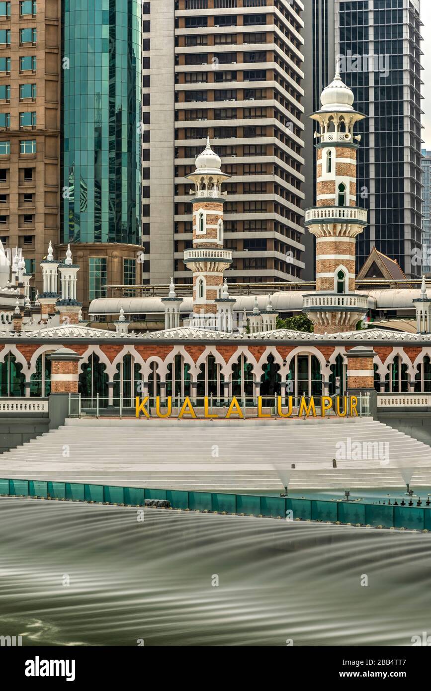 Rivière de la vie avec la Mosquée Jamek, Kuala Lumpur, Malaisie Banque D'Images