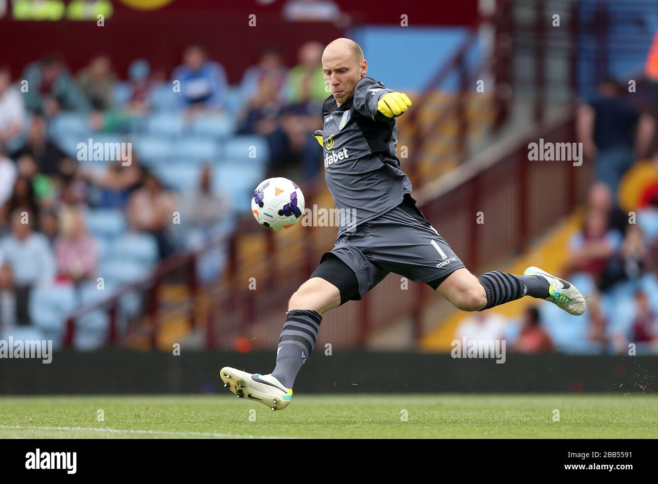 Gardien de but Aston Villa Brad Guzan Banque D'Images