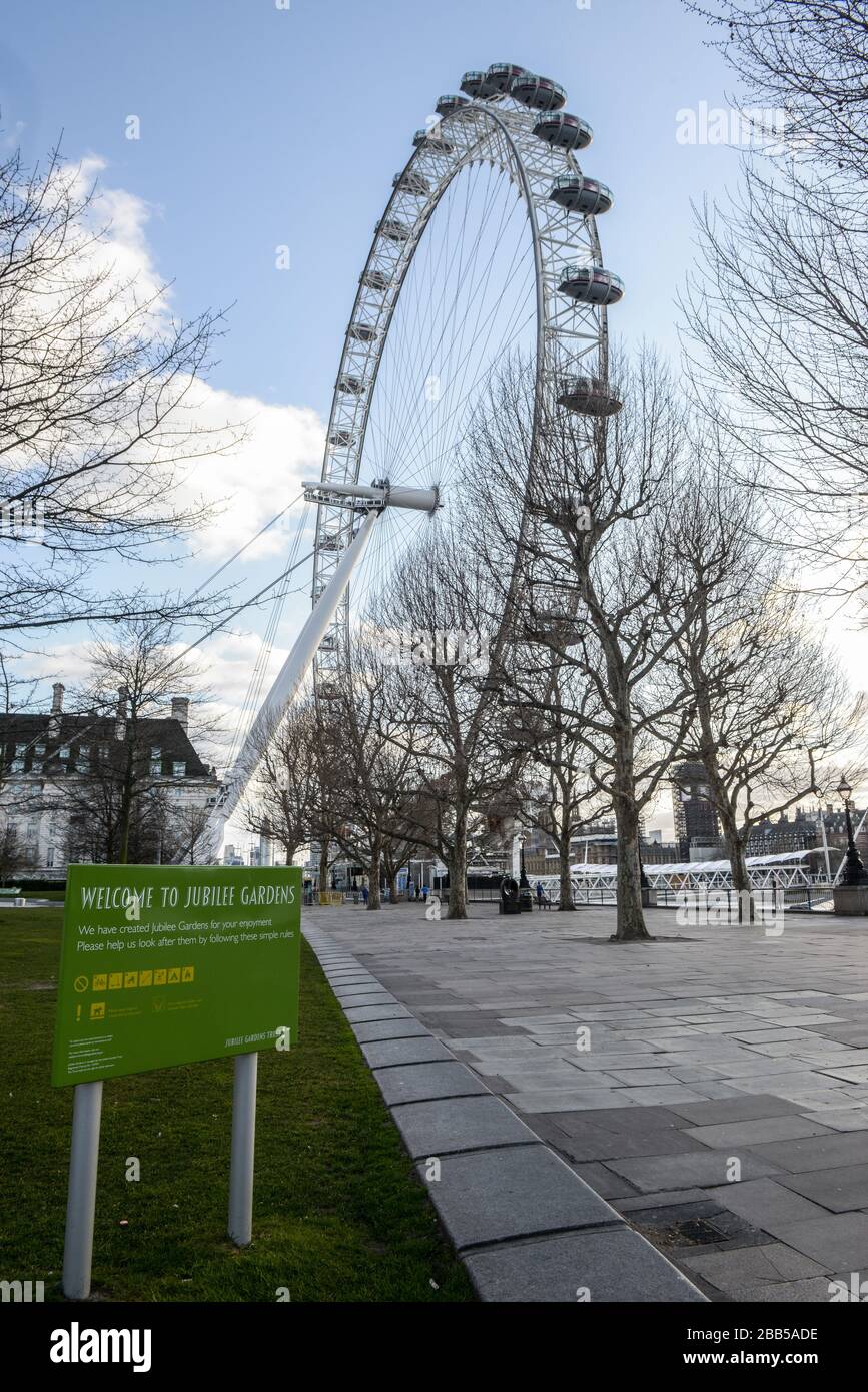 Roue panoramique et rivière Thames South Bank, Londres, Corona virus Days Banque D'Images