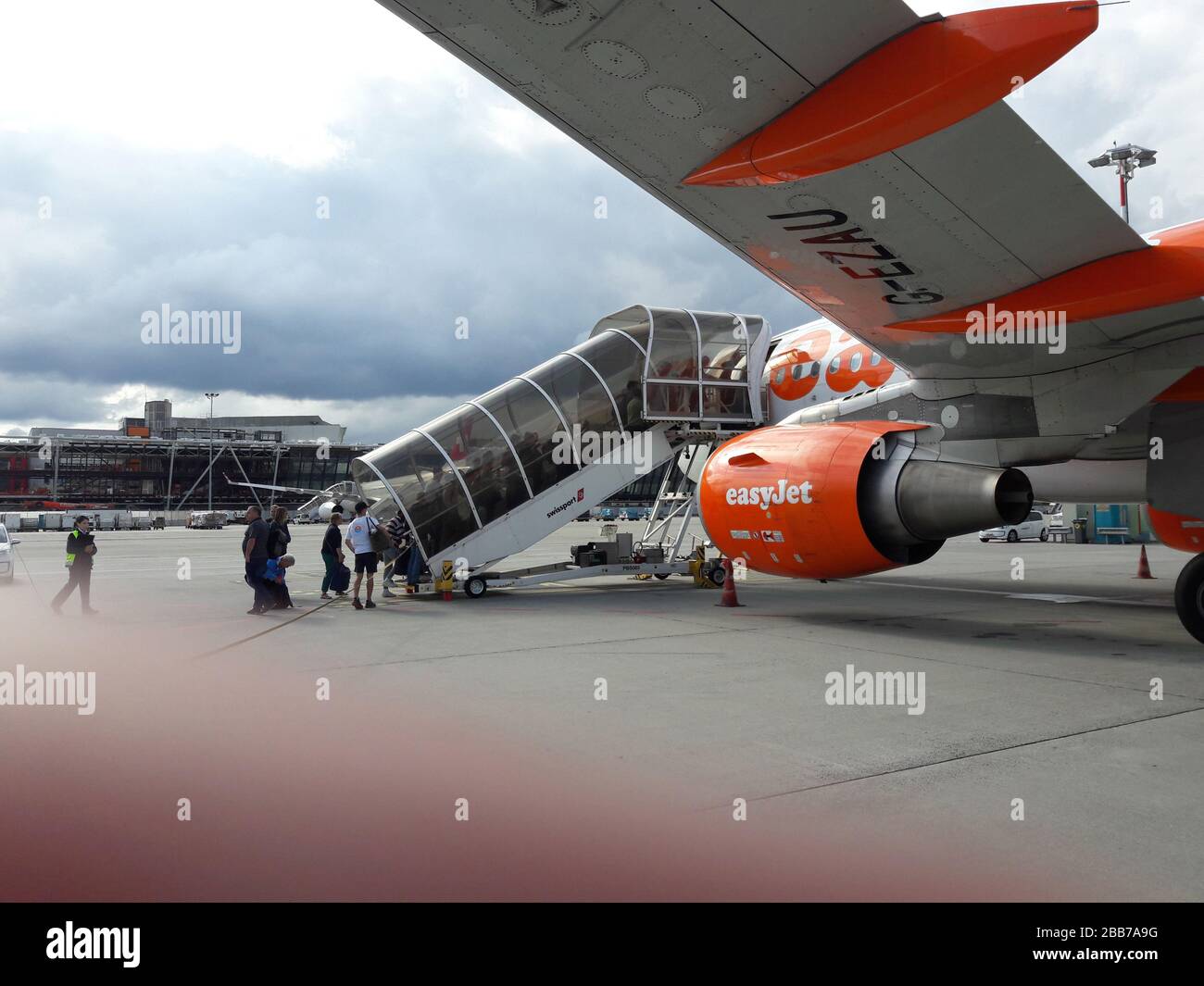 Easy Jet Bristol, North East Somerset, Royaume-Uni, 01/09/2019, Easy Jet Bristol Airport sur la piste et embarquement dans une compagnie aérienne Easyjet. Banque D'Images