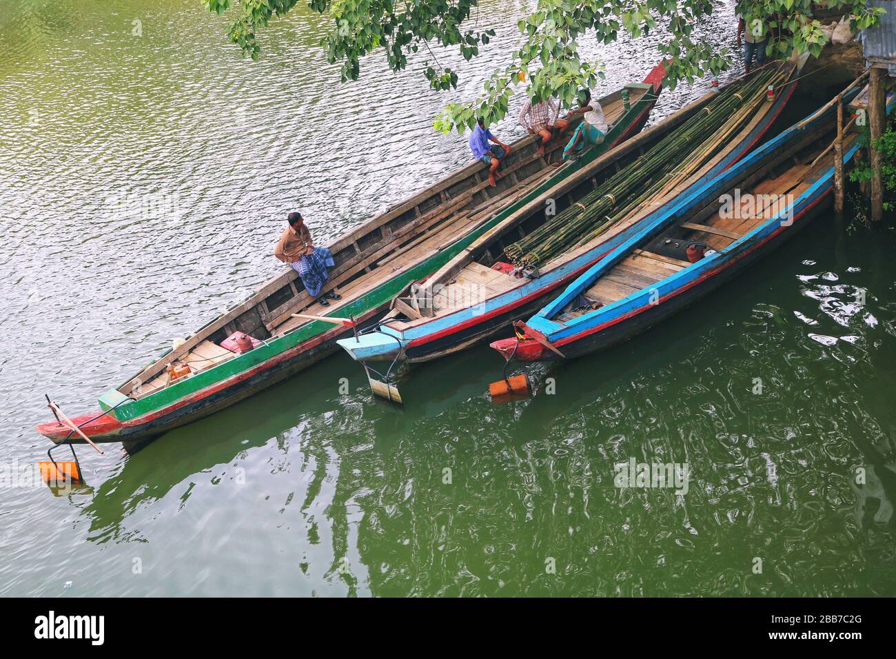 La vie des gens qui font du bateau. Banque D'Images