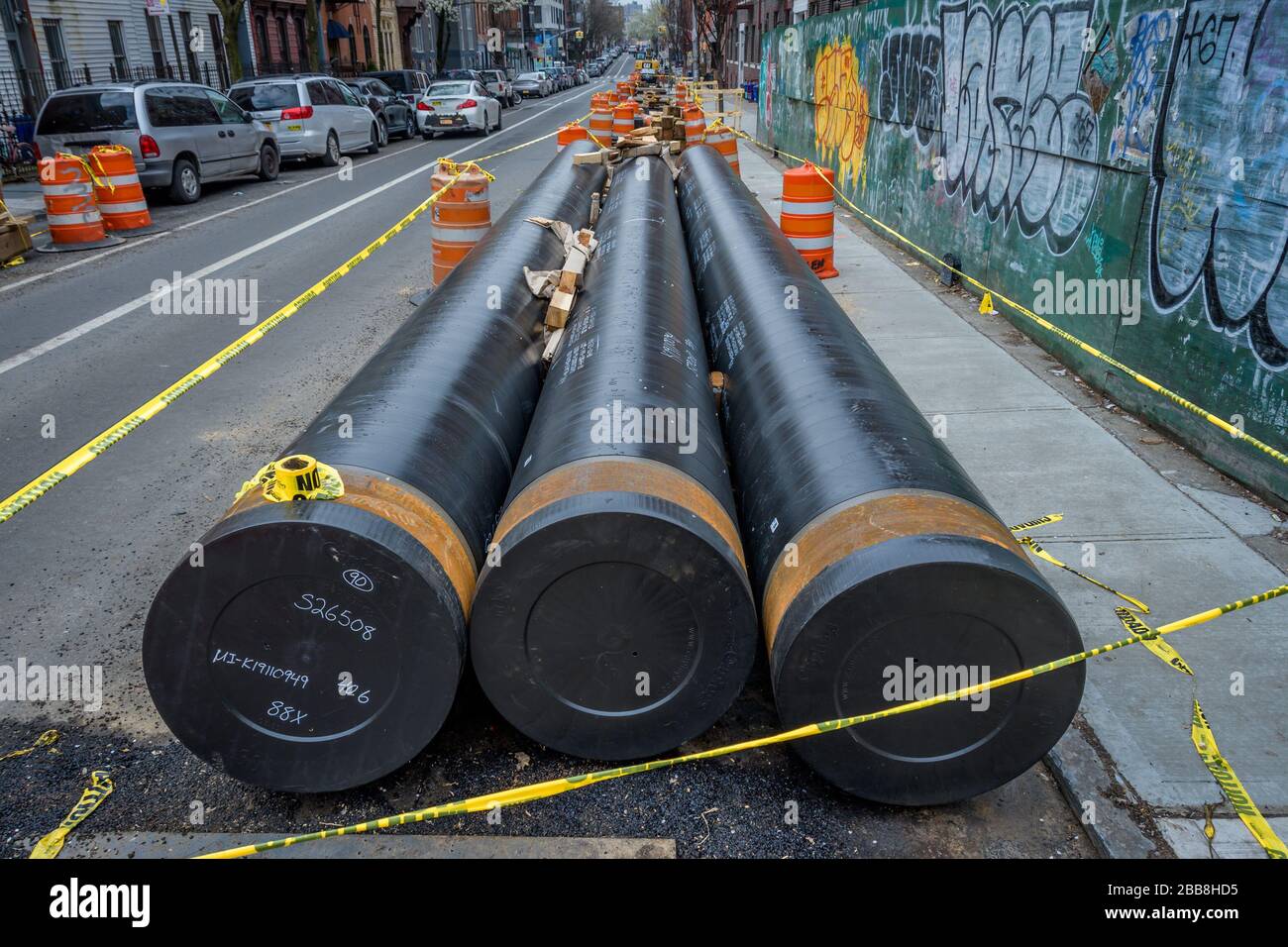 ÉTATS-UNIS. 30 mars 2020. Après un fort tollé public National Grid a décidé d'arrêter la construction du projet de pipeline « MRI » de North Brooklyn afin de se conformer aux directives des CDC en raison de l'éclosion de la VID19. Les résidents et les élus locaux ont exprimé une forte opposition aux pipelines qui traversent leurs quartiers et qui transportent du gaz détourné très volatil. (Photo d'Erik McGregor/Sipa USA) crédit: SIPA USA/Alay Live News Banque D'Images