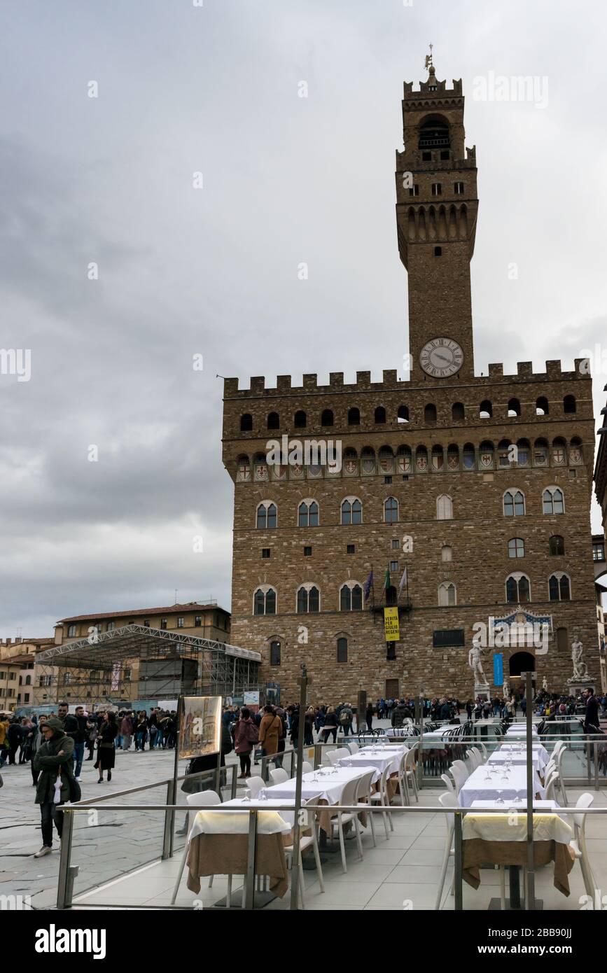 FLORENCE, ITALIE - 13 MARS 2018: Photo verticale du Palazzo del Bargello, l'un des sites touristiques les plus visités de Florence, Italie Banque D'Images
