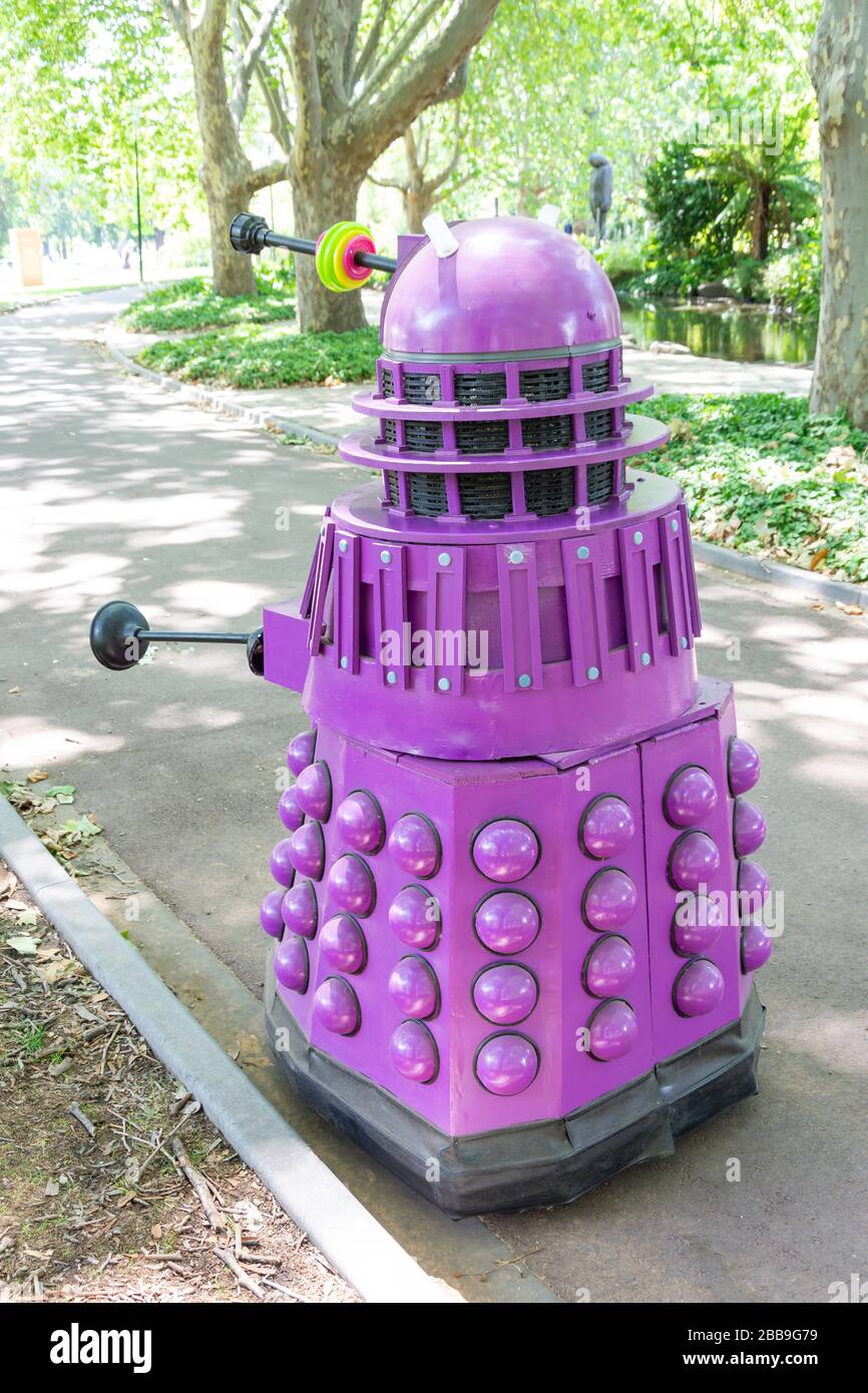 Modèle de « Dr Who » Dalek dans les jardins Queen Victoria, St Kilda Road, Southbank, City Central, Melbourne, Victoria, Australie Banque D'Images