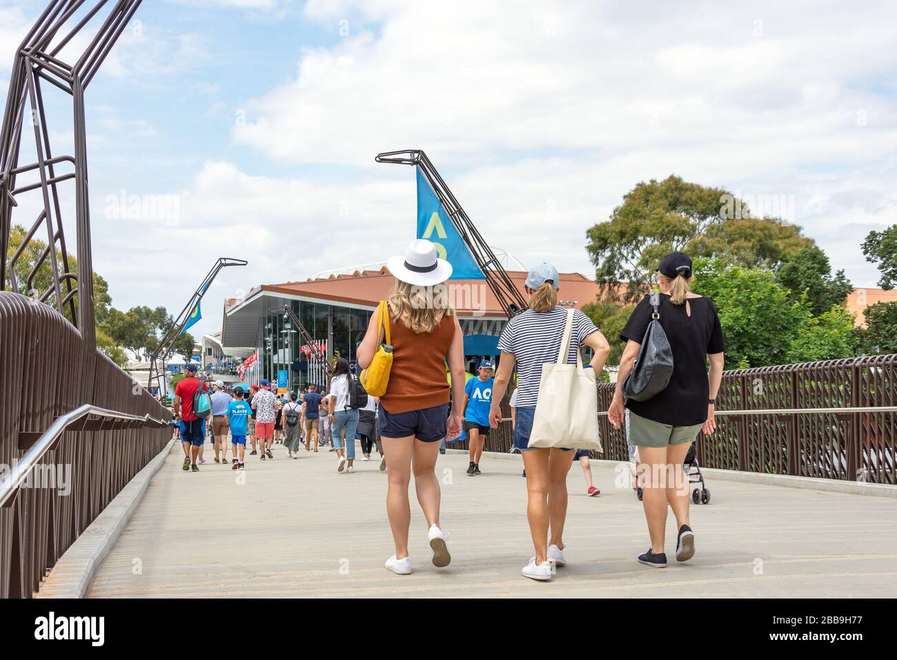 Passerelle vers le tournoi de tennis Melbourne Open 2020, City Central, Melbourne, Victoria, Australie Banque D'Images