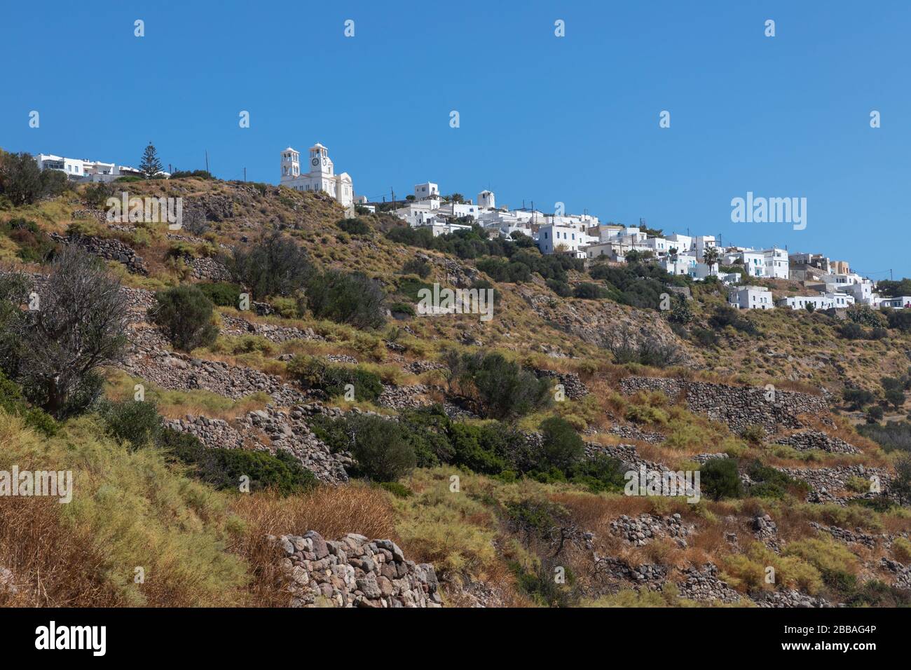 Églises et bâtiments du village de Trypiti, Milos, Grèce Banque D'Images