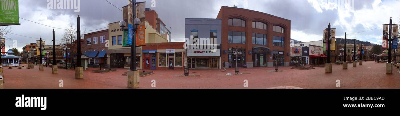 Pearl Street Mall est presque abandonné le 30 mars 2020 au milieu de la crise de Coronavirus. Banque D'Images